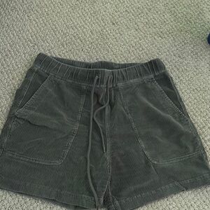 James Perse Green Cargo Shorts with Relaxed Fit